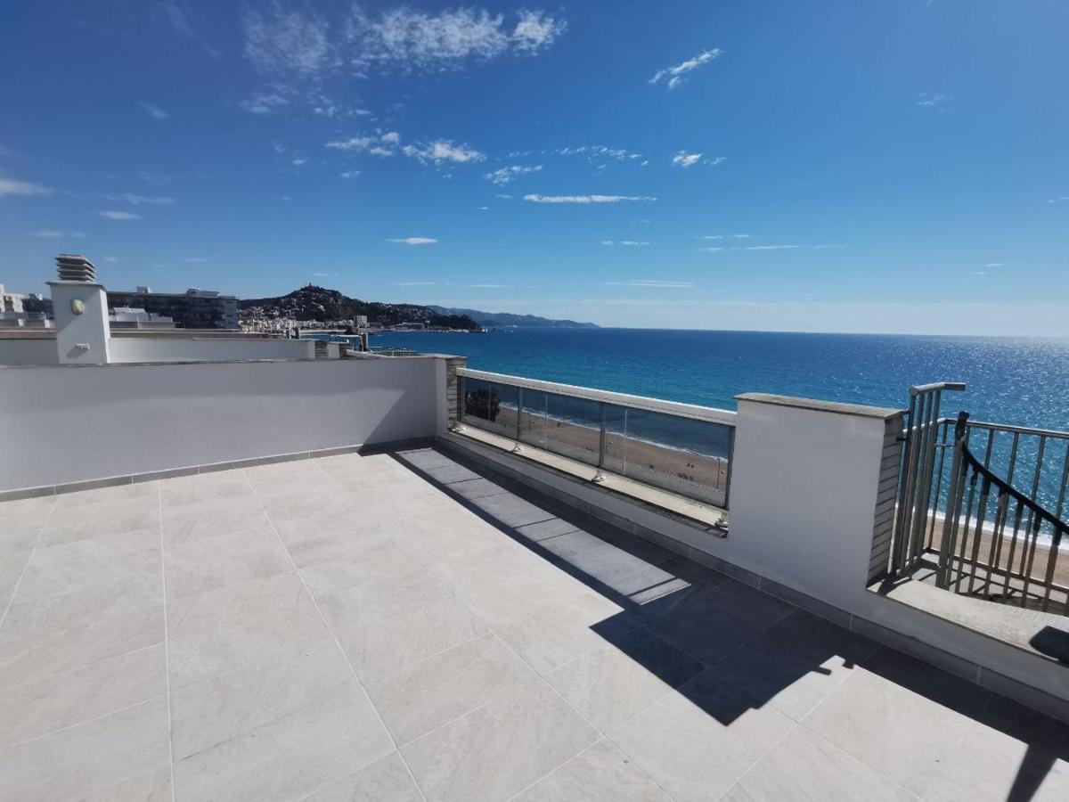 Seafront Apartment In Blanes Exteriör bild