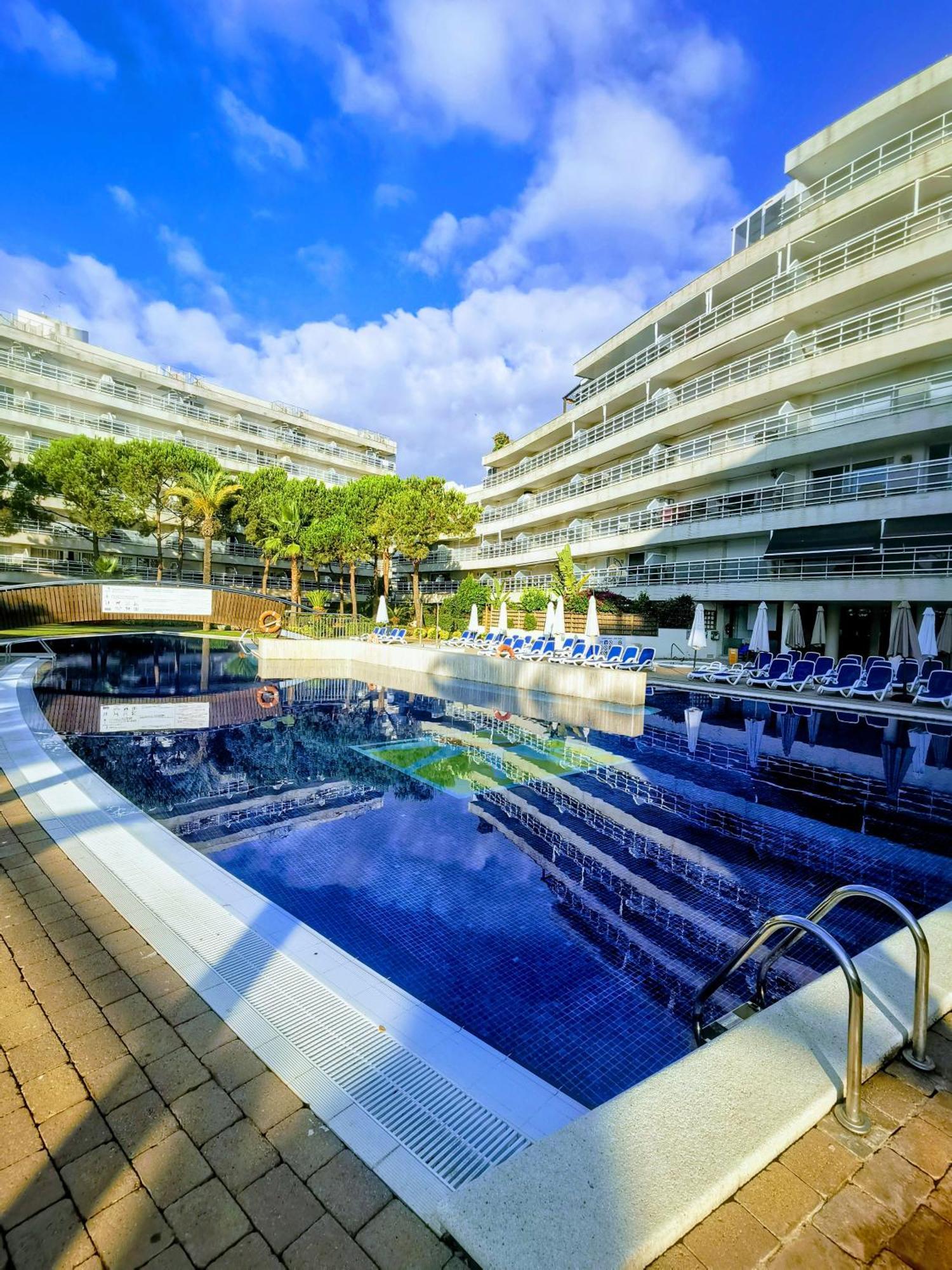 Seafront Apartment In Blanes Exteriör bild